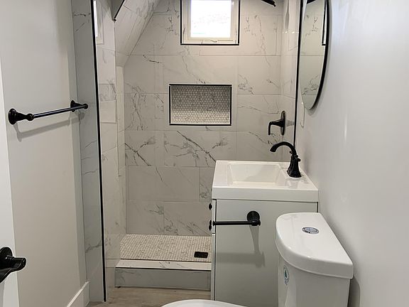 3rd image of 976 W 800 S Basement 2