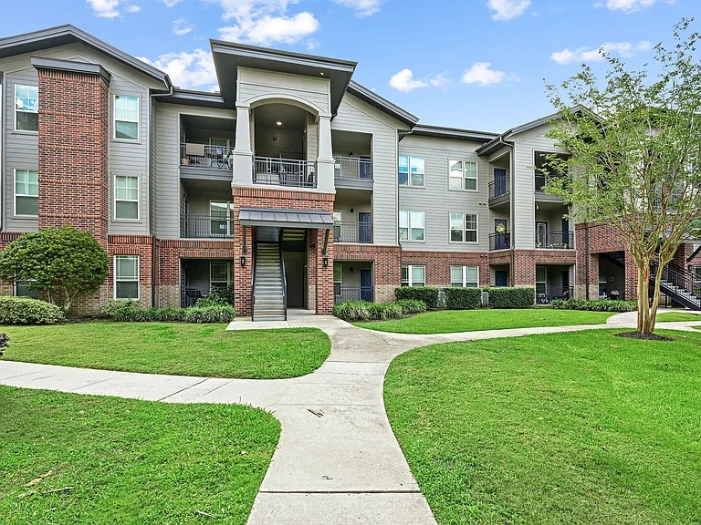 Beacon Lakes — Photo 29