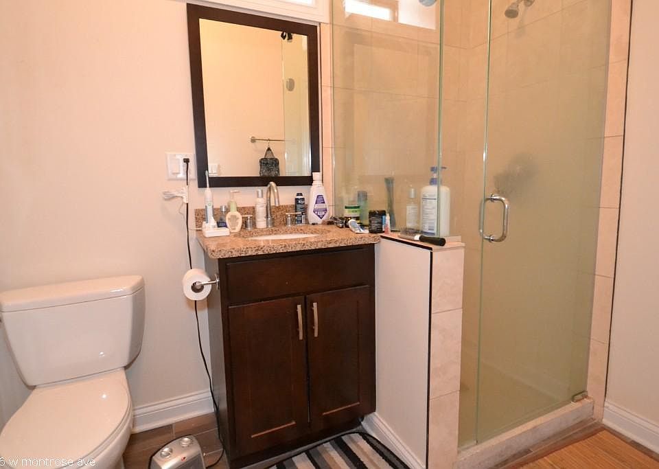 1st image of 1756 W Montrose Ave #915