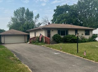 2000 Zircon Ln, Eagan, MN 55122