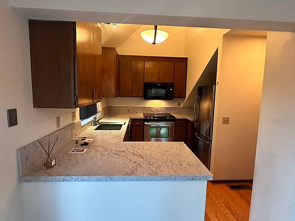 3rd image of 1421 Wallis Ct