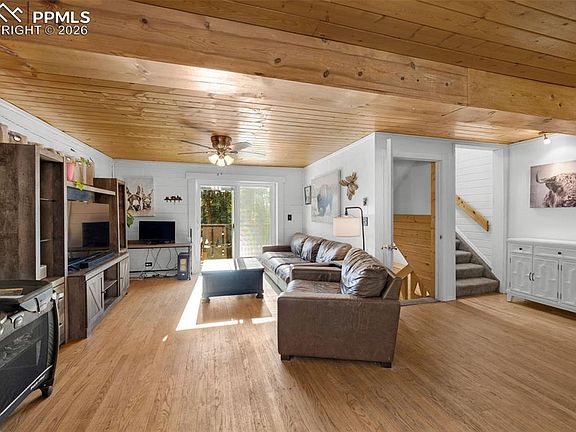 4th image of 1276 Pinewood Rd