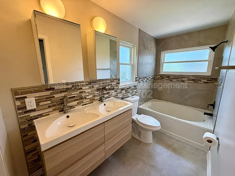 1695 Evans Dr S — Photo 18