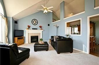 2nd image of 908 Hawthorne Dr