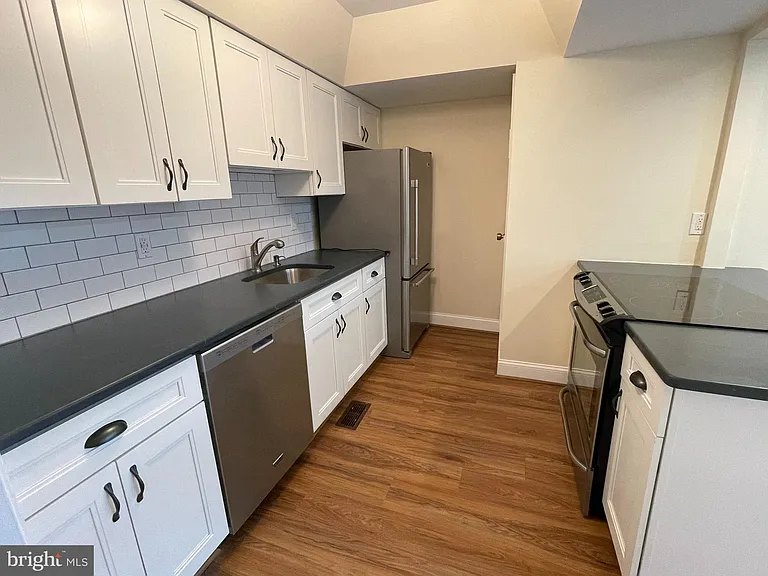 121 E Chelsea Cir — Photo 5