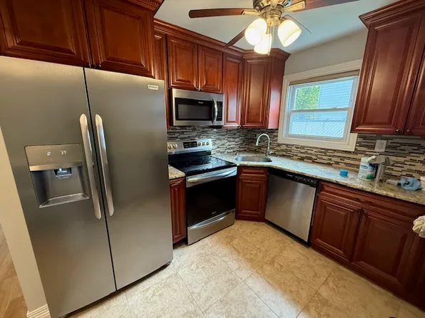 (undisclosed Address), Oceanside, NY 11572