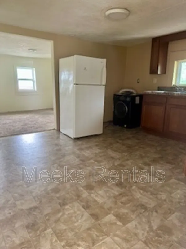 2 bed, 1.0 bath, 700 sqft, $650 — Photo 4
