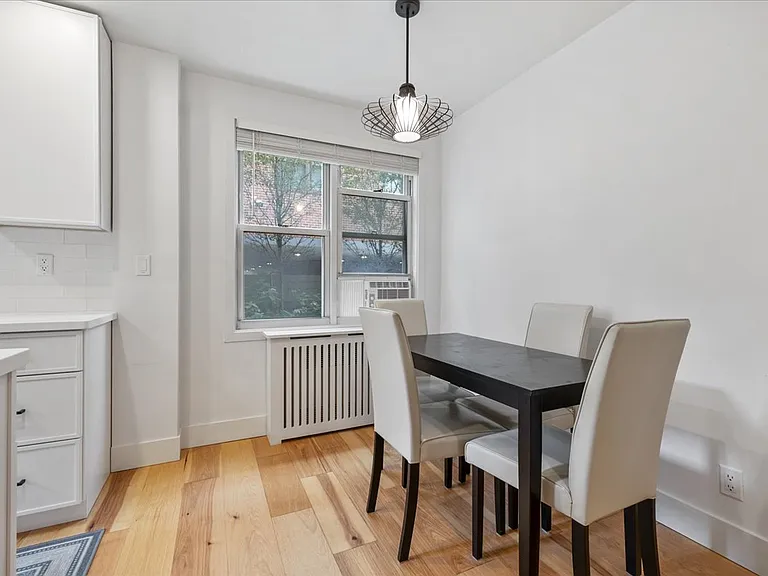 700 Summer St #1 — Photo 3