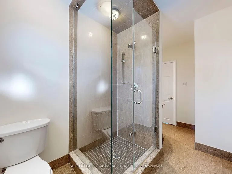 129 Crestwood Rd #UPPER — Photo 18