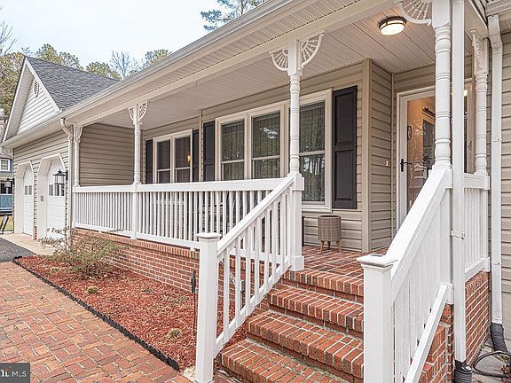 5th image of 24 Fairway Ln