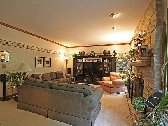 2nd image of 220 Russo Dr