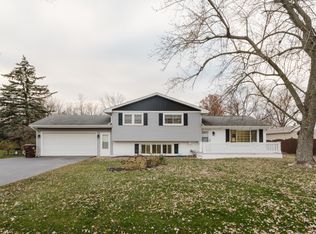211 Roberts Rd, New Lenox, IL 60451