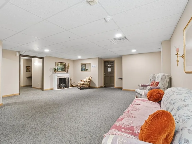 Town Centre Senior Apartments — Photo 6
