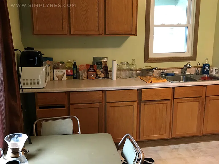 St Paul 2-bedroom upper duplex unit — Photo 7