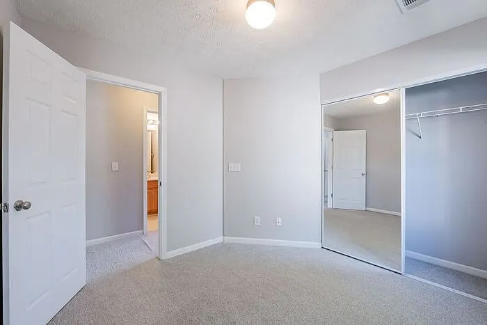 641 W Oaks Dr — Photo 18