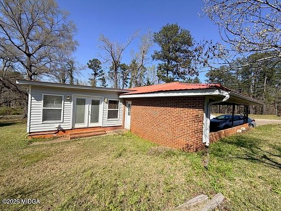3rd image of 226 Lake Laurel Rd NE