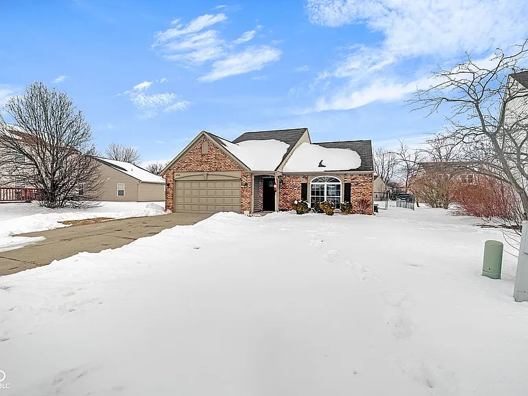 6318 Pickwick Ct — Photo 2