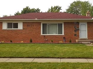 8251 Darlene St, Warren, MI 48093