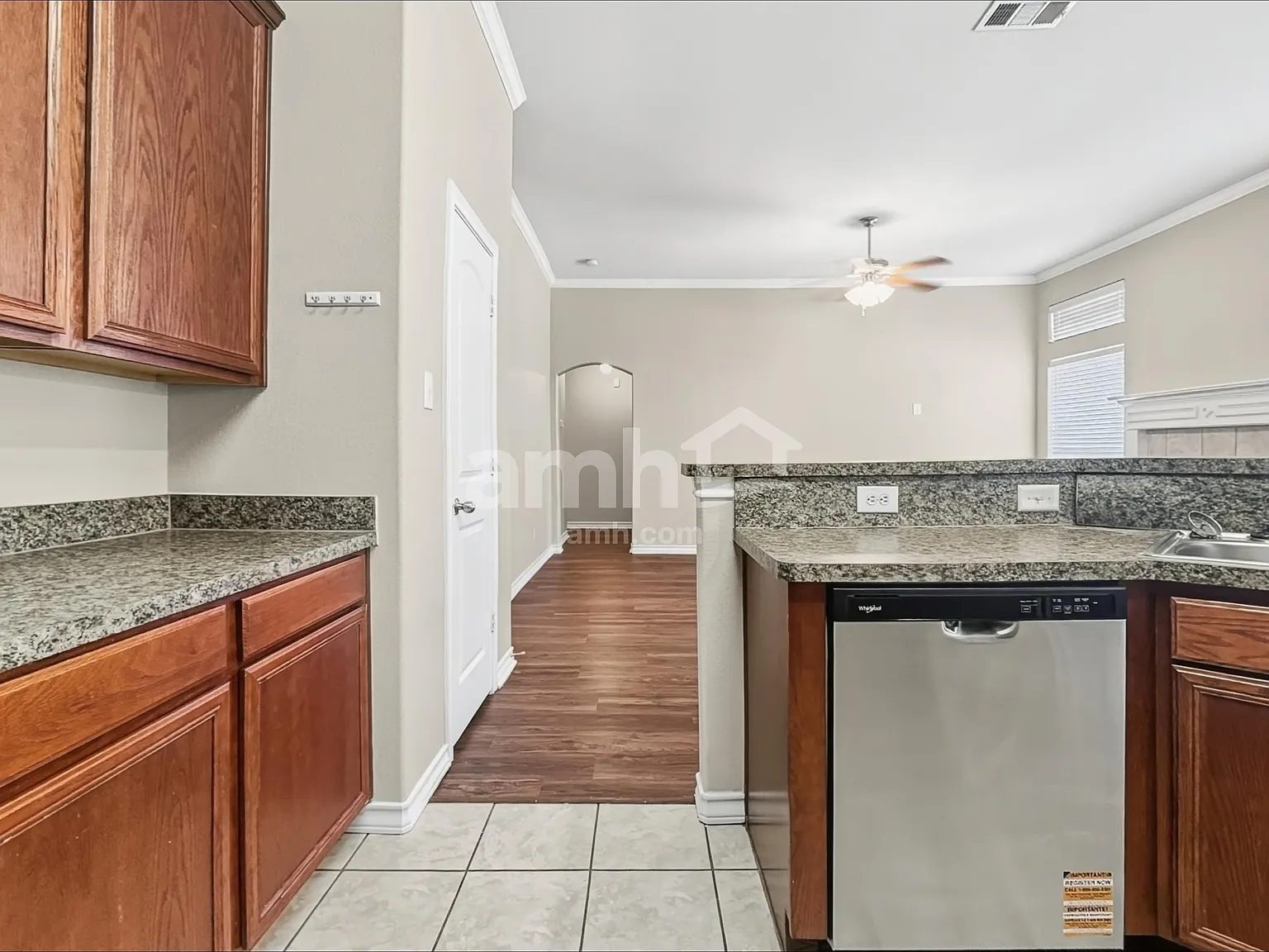 3 bed, 2.0 bath, 2050 sqft, $2,295 — Photo 4
