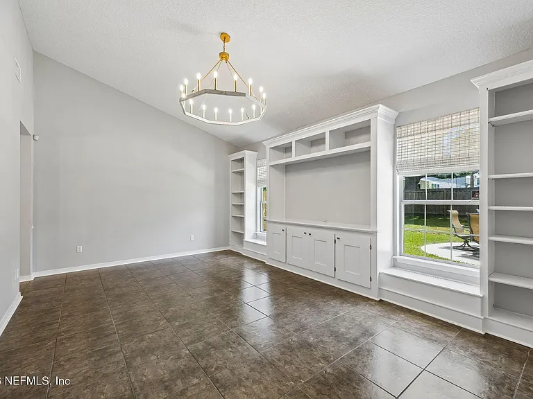 3987 America Ave — Photo 10