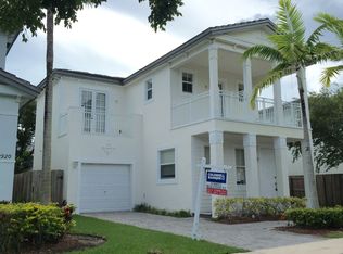 2914 NE 2nd Dr, Homestead, FL 33033