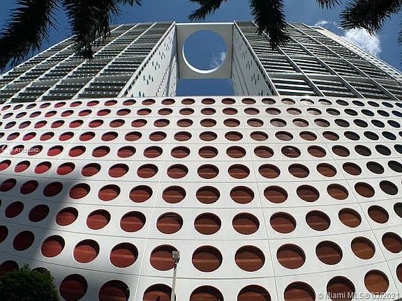 2nd image of 500 Brickell Ave APT 2208