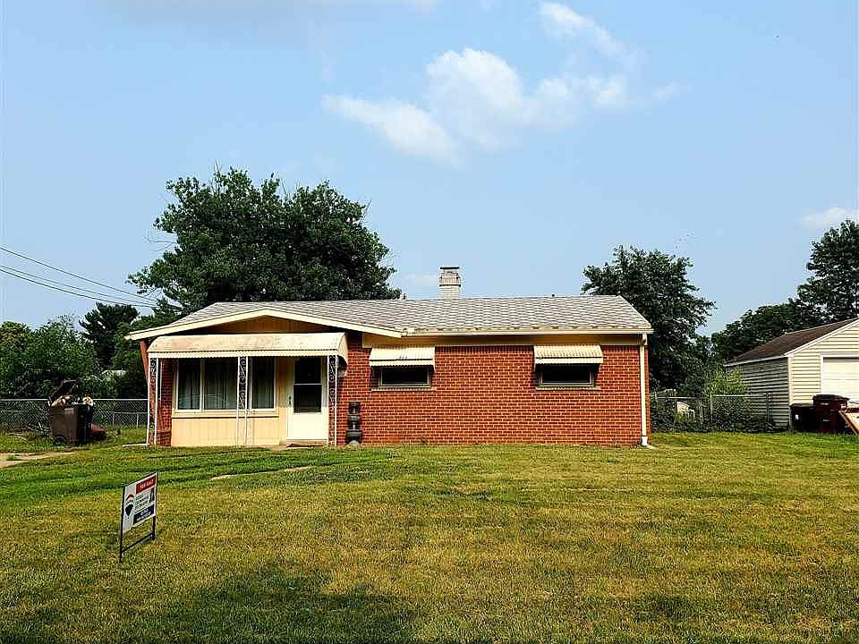 1st image of 129 E Southfield Dr