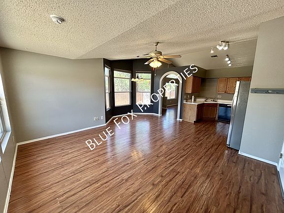 3rd image of 3030 W Sawmill Spring Trl