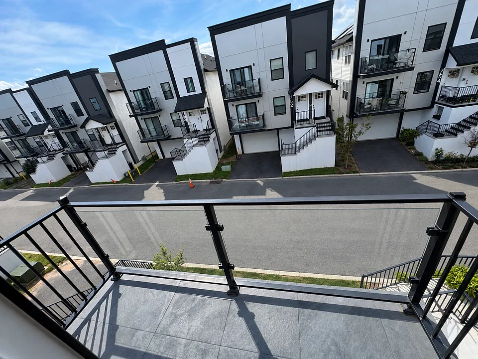 753 Seaport Dr #2