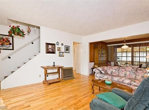 4th image of 481 Valmore Ave