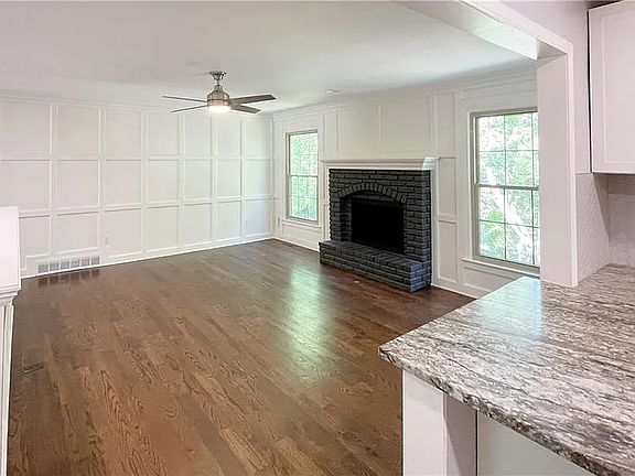 4th image of 10020 Oakridge Dr