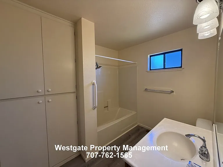 1453 Capri Ave — Photo 6