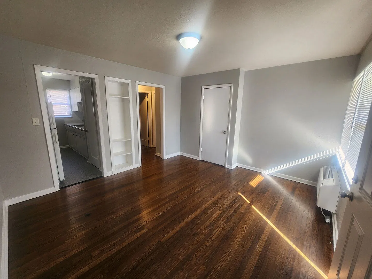 1630 - 1636 E Jump — Photo 4