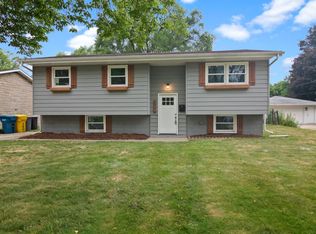 708 N Oakwood St, Griffith, IN 46319