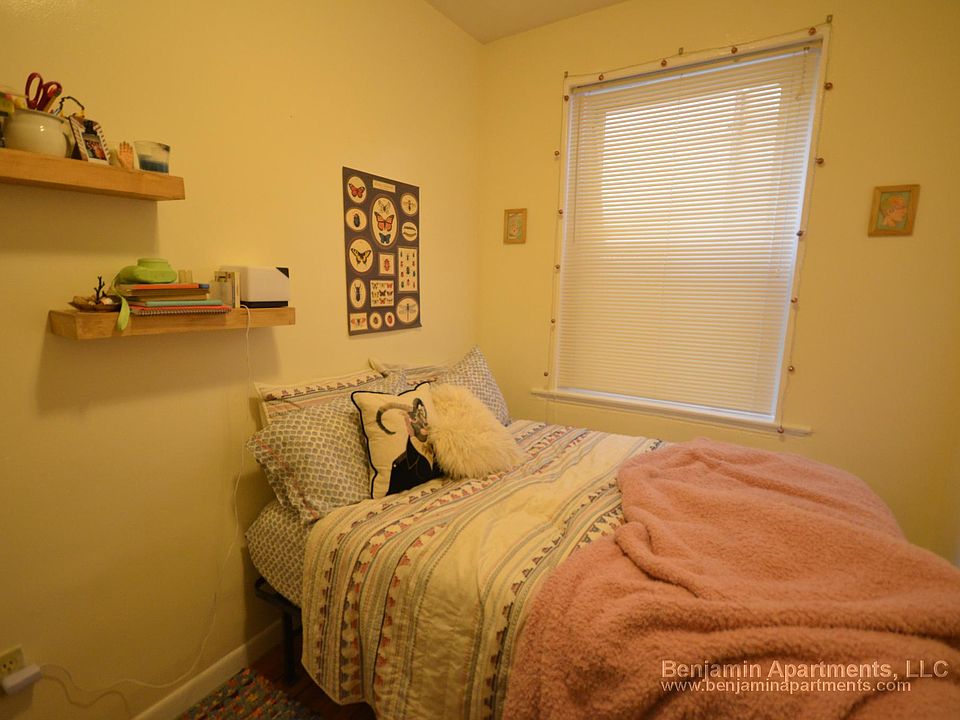 1st image of 15 Garden St #B