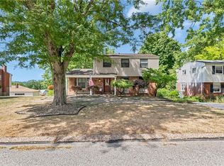 180 Parkedge Rd, Pittsburgh, PA 15220