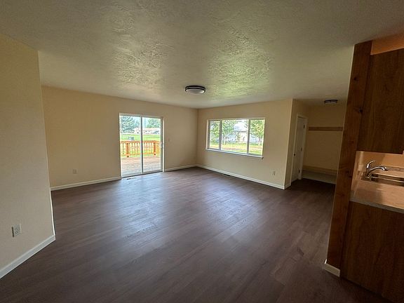 5th image of 215A Tyra Lea Ln