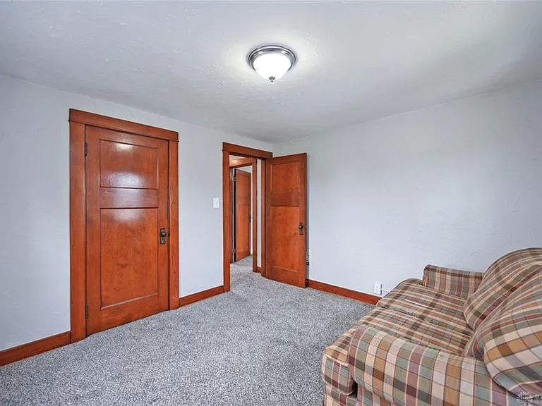 2368 Fauver Ave — Photo 27