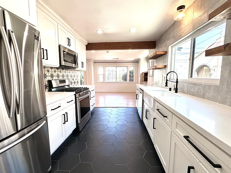 4336 Toland Way — Photo 16