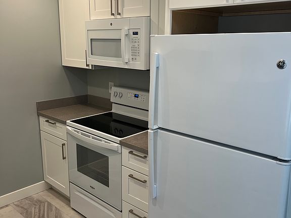 3rd image of 2409 Karen Dr APT 1