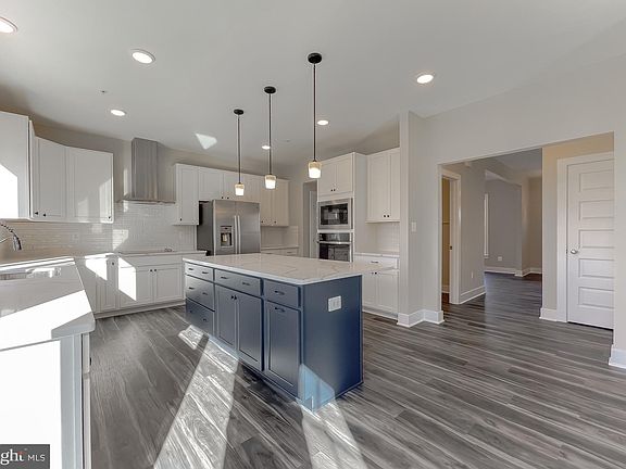 5th image of 41493 Fairwood Ct