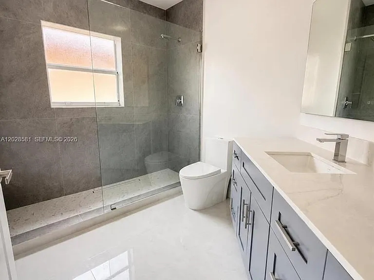 11244 NW 58th Ter — Photo 5