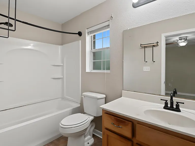 2 Fleetwood Dr — Photo 11
