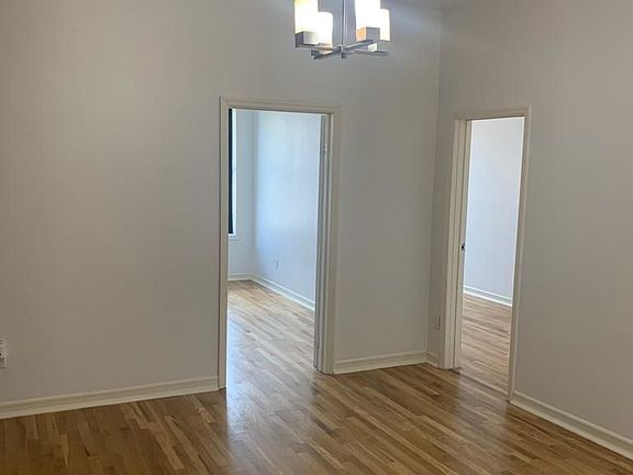 5th image of 35 Graham Ave Unit C-3