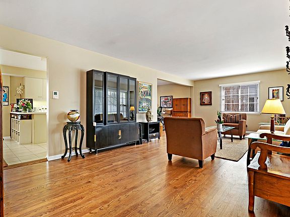 Large rooms, gorgeous hardwood floors, big windows