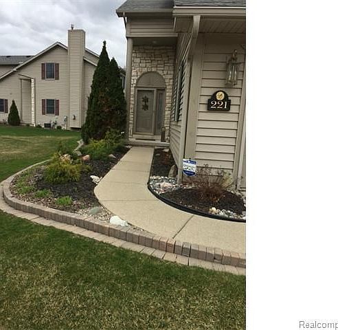 1st image of 221 Stratford Lane