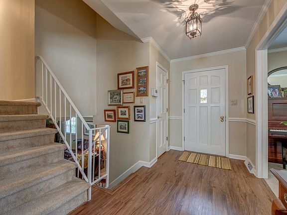5th image of 3600 Golfview Dr
