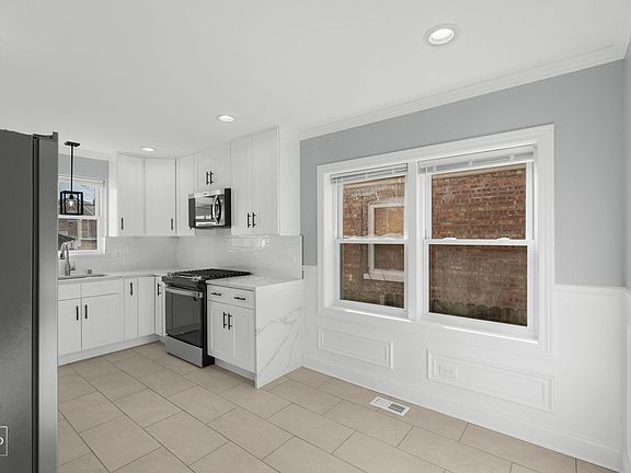 5th image of 3733 W 58th St
