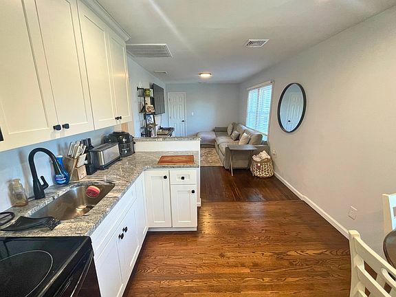 4th image of 44 Cedar Ave #2
