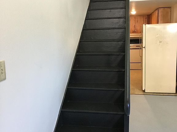 3rd image of 208 De Montfort Ave